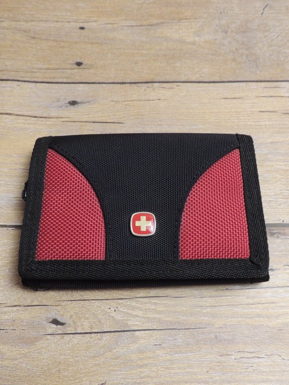 Wenger Men's Trifold Sport Wallet Black/Red Hook and Loop NWOT